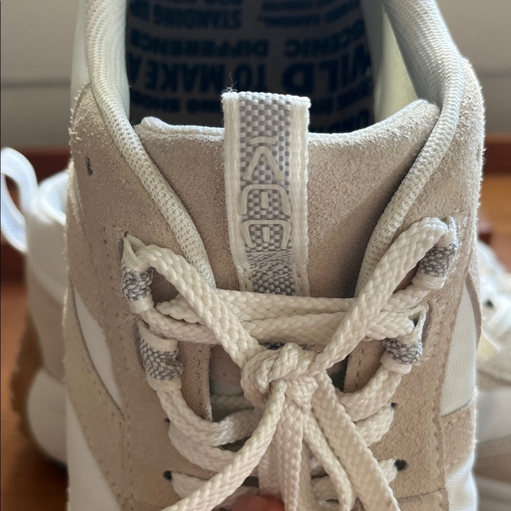 Keen women’s White and Tan Sneakers - Picture 3 of 6